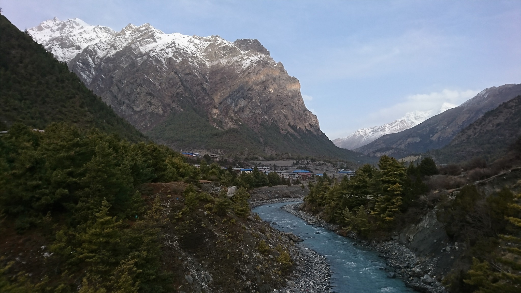 DAY3 Jagat(搭車)-Chame2630m-Pisang3300m(健行約5hr)