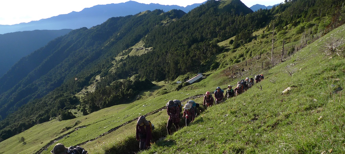 D1 出發，前往雪山登山口