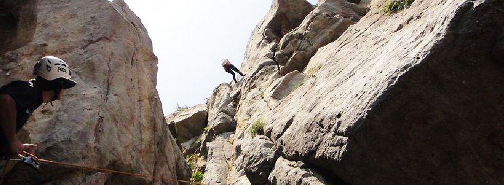 Taipei Lundong rock climbing